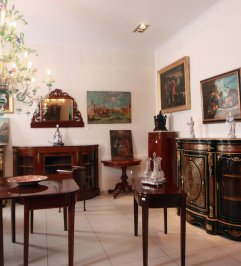 Malta antiques